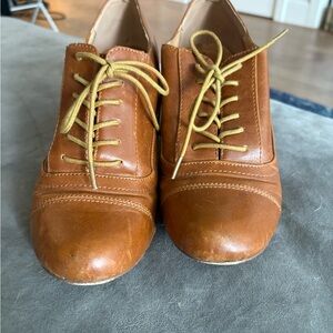 Chelsea Crew monet heeled Oxford, tan size 38